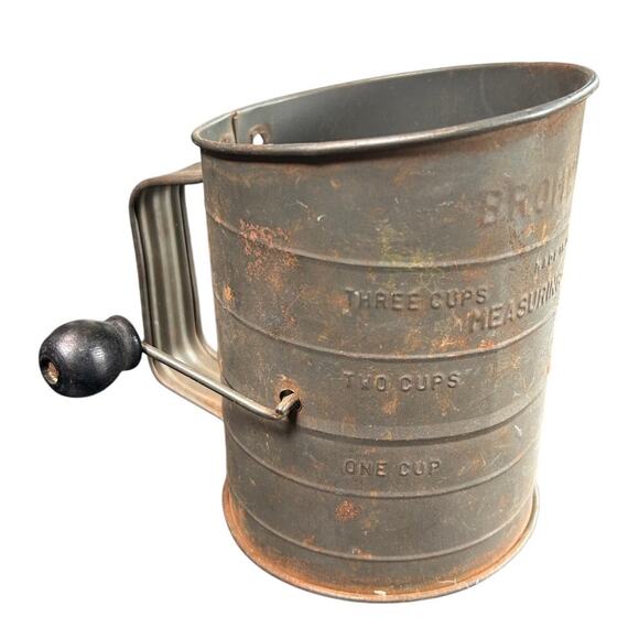 Vtg Metal Measuring Shifter- Bromwells- Rust, Handle- Turns- Farmhouse- Rustic - Picture 1 of 7